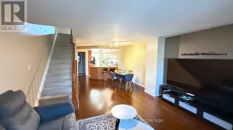 390 Crownridge Drive North Ottawa ON K2M 3A4