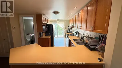 390 Crownridge Drive North Ottawa ON K2M 3A4