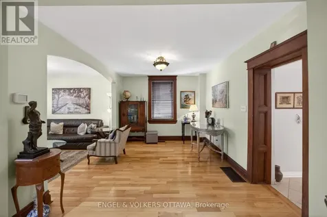 60 Glynn Avenue Ottawa ON K1K 1S8