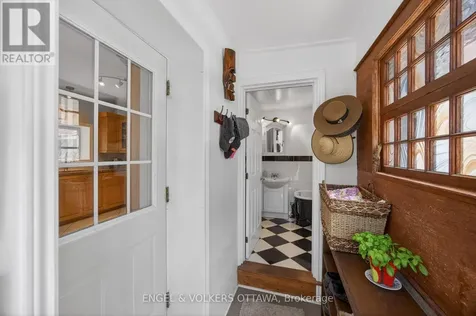 60 Glynn Avenue Ottawa ON K1K 1S8