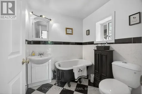 60 Glynn Avenue Ottawa ON K1K 1S8