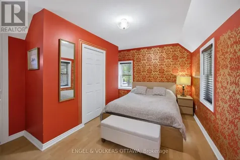 60 Glynn Avenue Ottawa ON K1K 1S8