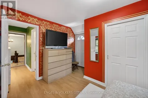60 Glynn Avenue Ottawa ON K1K 1S8