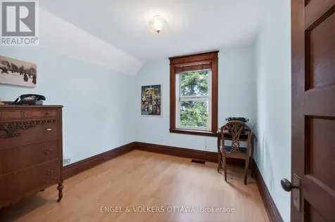 60 Glynn Avenue Ottawa ON K1K 1S8