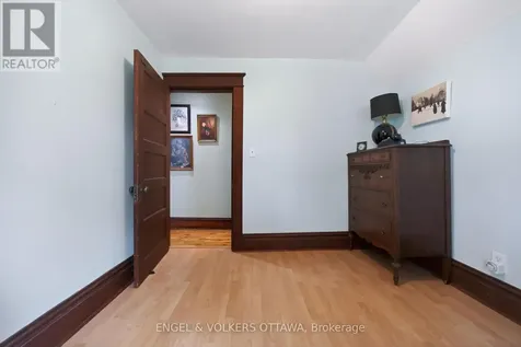 60 Glynn Avenue Ottawa ON K1K 1S8