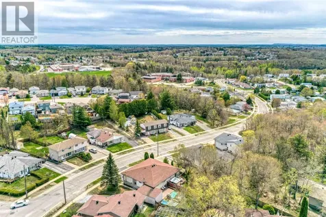 216A Ottawa Avenue Elliot Lake ON P5A 2N4