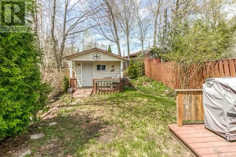 216A Ottawa Avenue Elliot Lake ON P5A 2N4
