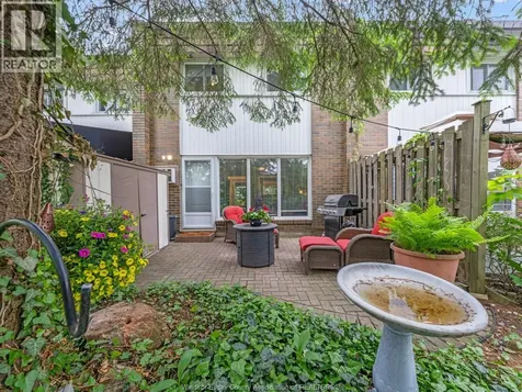 1656 Eastgate Estates Windsor ON N8T 2S9