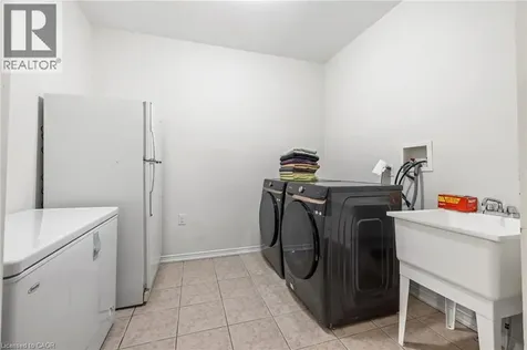 20 Gillespie Drive Brantford ON N3T 0J7