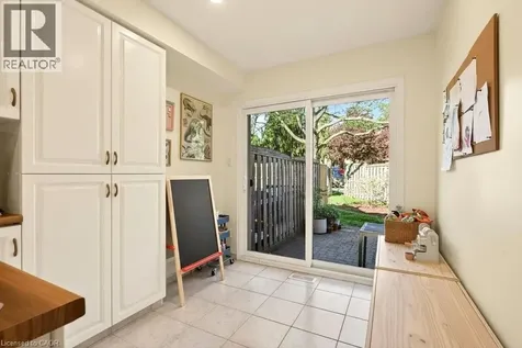 10 Huntingwood Avenue Dundas ON L9H 6X3