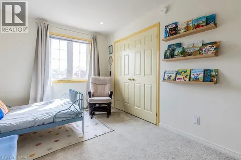 10 Huntingwood Avenue Dundas ON L9H 6X3