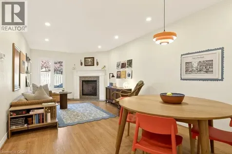 10 Huntingwood Avenue Dundas ON L9H 6X3