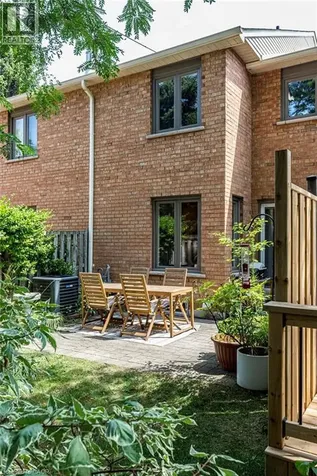 10 Huntingwood Avenue Dundas ON L9H 6X3