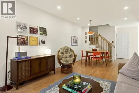 10 Huntingwood Avenue Dundas ON L9H 6X3