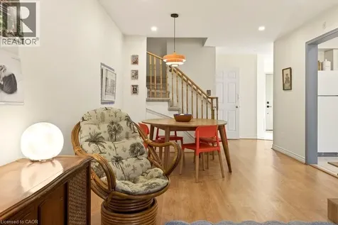 10 Huntingwood Avenue Dundas ON L9H 6X3