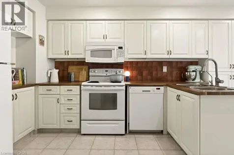 10 Huntingwood Avenue Dundas ON L9H 6X3
