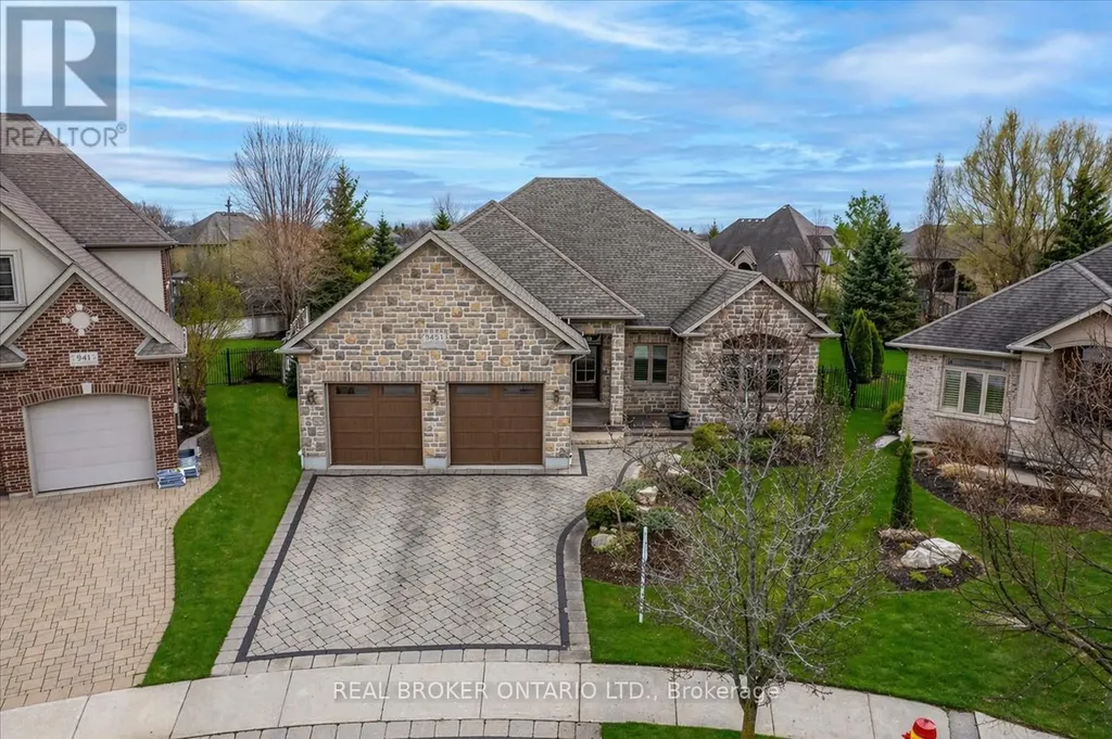 945 Riverstone Court Kitchener ON N2P 0A3