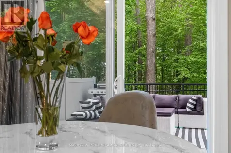 43 Angel Heights Ottawa ON K2S 2N2