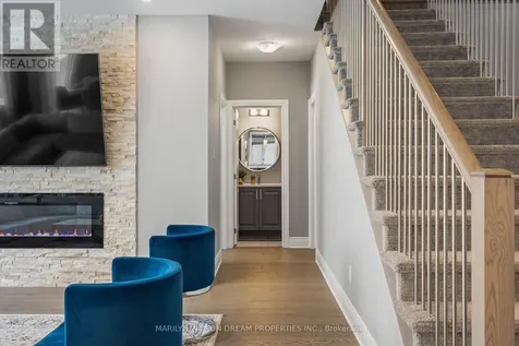 43 Angel Heights Ottawa ON K2S 2N2