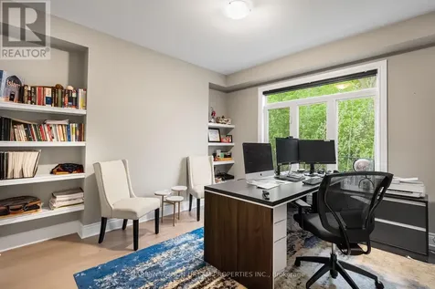43 Angel Heights Ottawa ON K2S 2N2