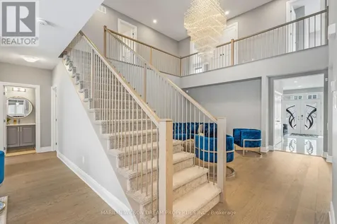 43 Angel Heights Ottawa ON K2S 2N2