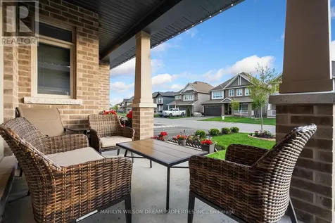 43 Angel Heights Ottawa ON K2S 2N2