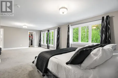 43 Angel Heights Ottawa ON K2S 2N2