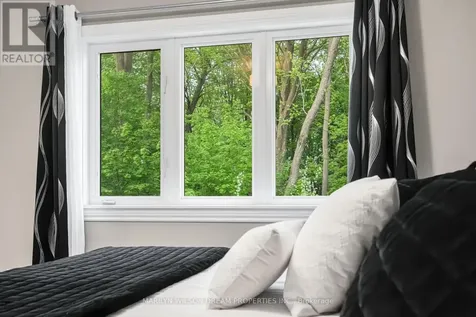 43 Angel Heights Ottawa ON K2S 2N2