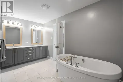 43 Angel Heights Ottawa ON K2S 2N2