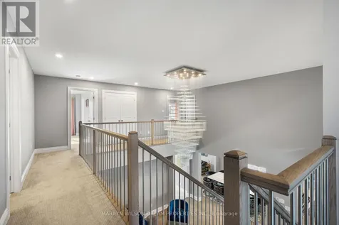 43 Angel Heights Ottawa ON K2S 2N2