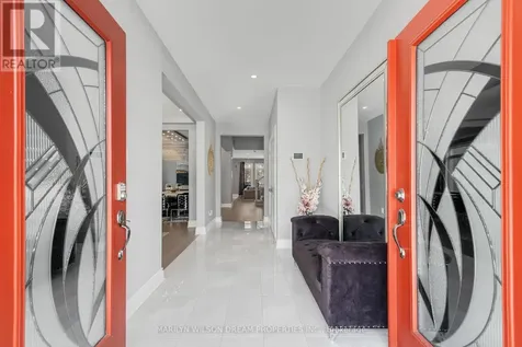 43 Angel Heights Ottawa ON K2S 2N2