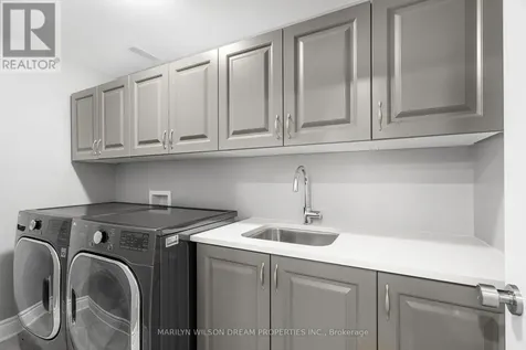 43 Angel Heights Ottawa ON K2S 2N2