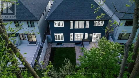 43 Angel Heights Ottawa ON K2S 2N2