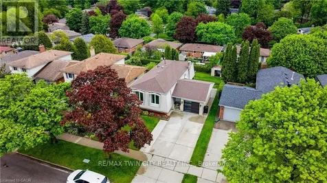 51 Coach Hill Drive Kitchener ON N2E 1N7