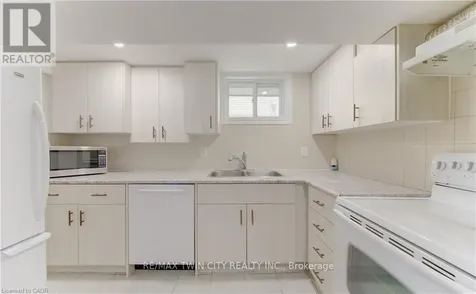 51 Coach Hill Drive Kitchener ON N2E 1N7