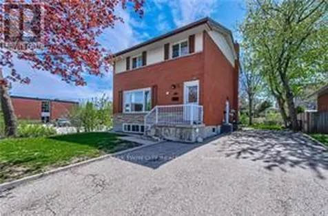 37 Gottscheer Court Kitchener ON N2M 3L3