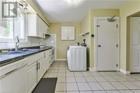 37 Gottscheer Court Kitchener ON N2M 3L3