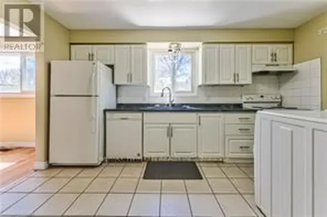 37 Gottscheer Court Kitchener ON N2M 3L3