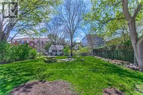 37 Gottscheer Court Kitchener ON N2M 3L3