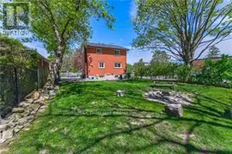 37 Gottscheer Court Kitchener ON N2M 3L3