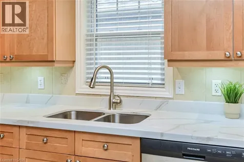 1060 Beach Boulevard Hamilton ON L8H 6Z4