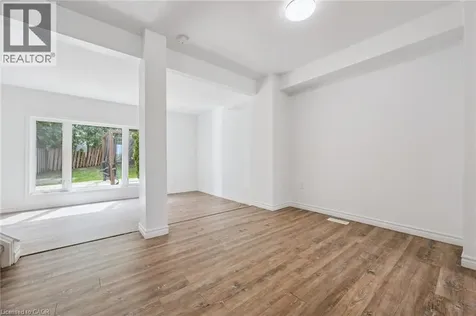2432 Malcolm Crescent Burlington ON L7P 3Y4