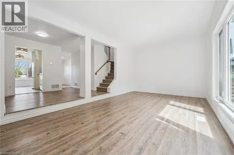 2432 Malcolm Crescent Burlington ON L7P 3Y4