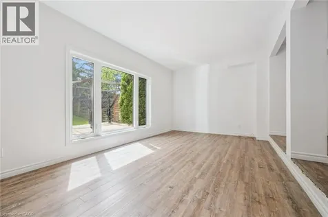 2432 Malcolm Crescent Burlington ON L7P 3Y4