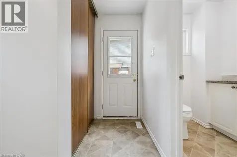 2432 Malcolm Crescent Burlington ON L7P 3Y4