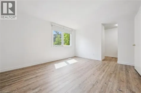 2432 Malcolm Crescent Burlington ON L7P 3Y4
