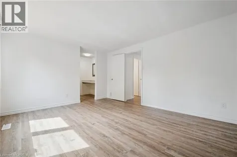 2432 Malcolm Crescent Burlington ON L7P 3Y4