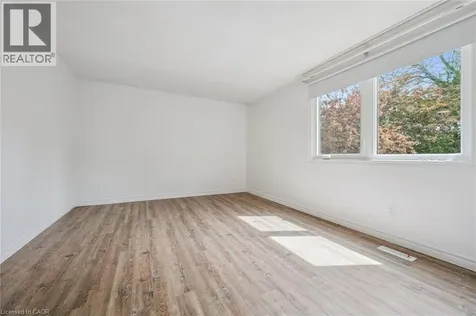2432 Malcolm Crescent Burlington ON L7P 3Y4