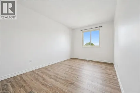 2432 Malcolm Crescent Burlington ON L7P 3Y4