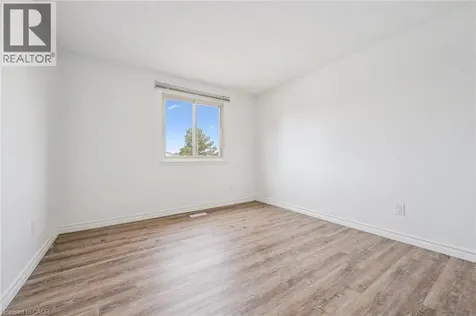 2432 Malcolm Crescent Burlington ON L7P 3Y4